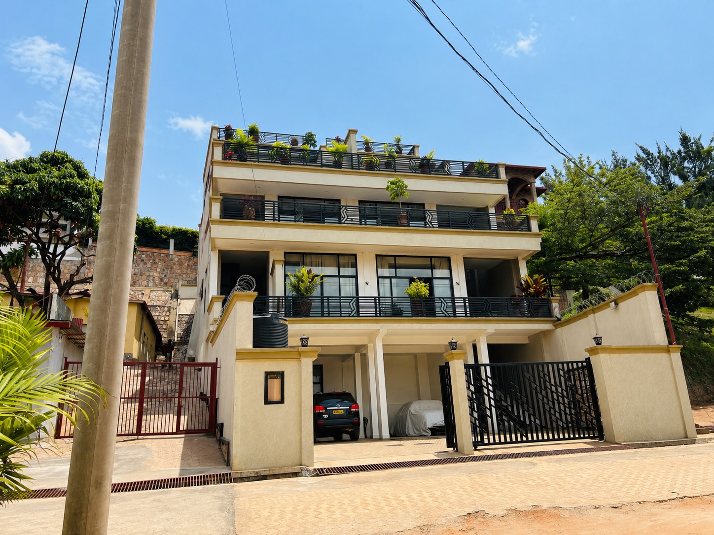 Luxury Apartment Residence for Sale / Rent – Kacyiru Kigali (Ikirezi) Rwanda — for sale in Kacyiru Kigali Rwanda Ikirezi