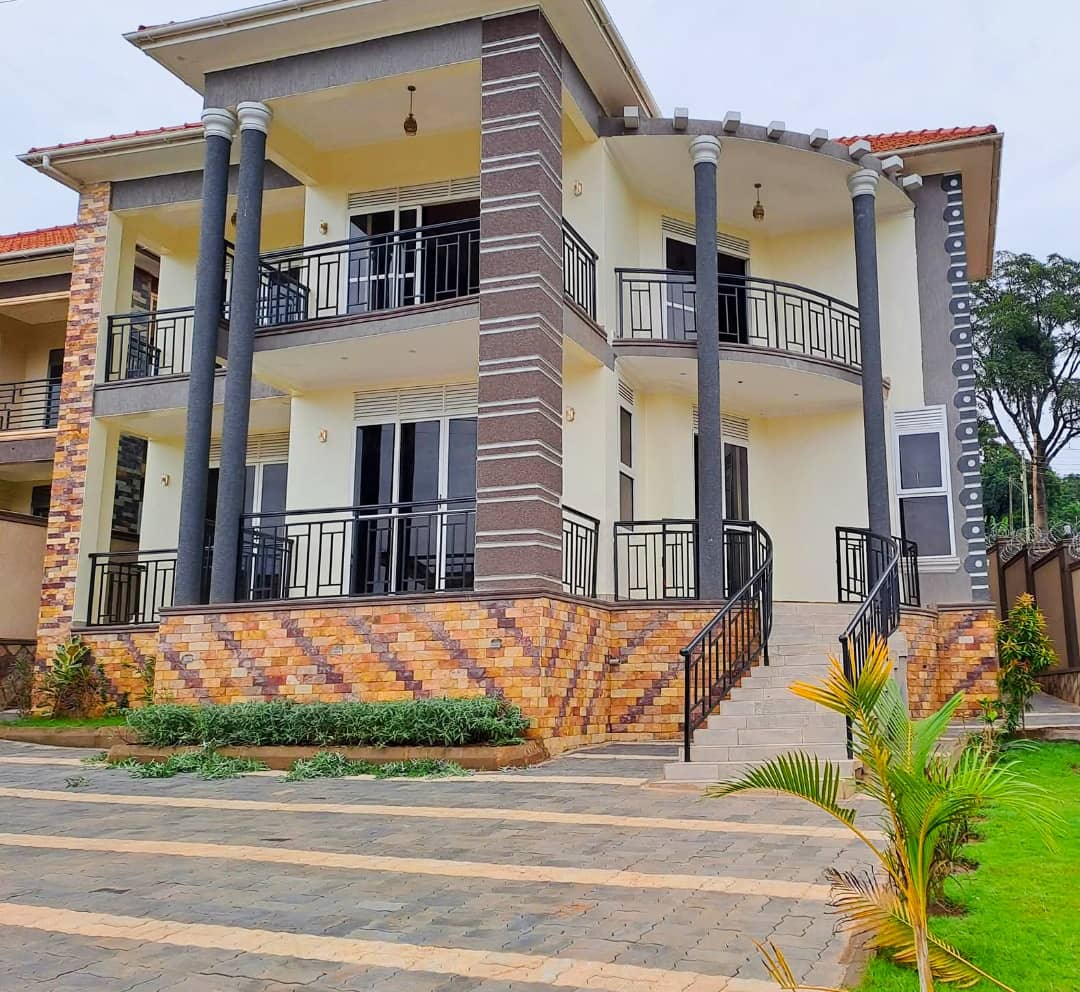 Single Family Home of 5 Bedrooms in Kiwatule on sale Uganda — for sale in Kiwatule, Kampala Uganda
